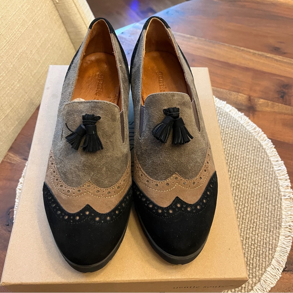 NWOT Gentle Souls by Kenneth Cole Two-Tone Suede Tassel Oxford Loafers - Picture 4 of 10